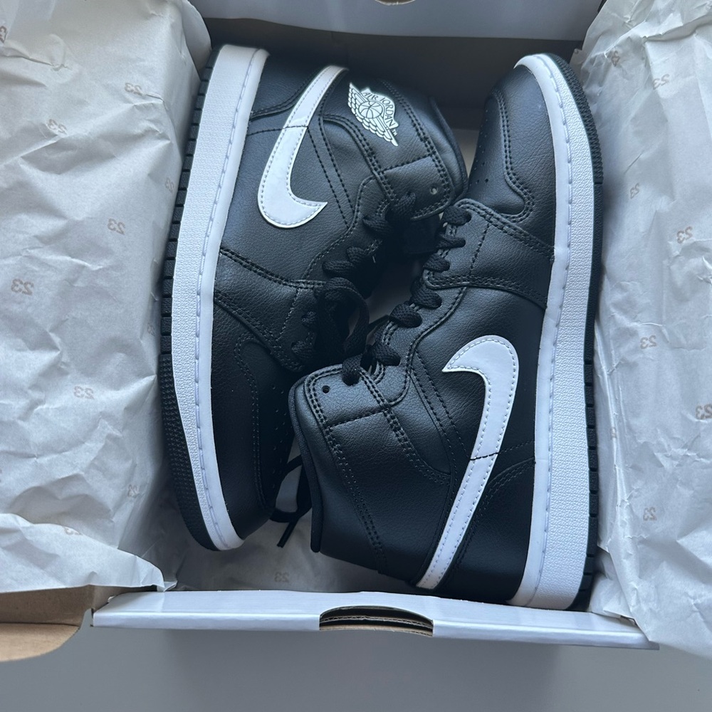 Nike Air Jordan 1 Retro Ying Yang